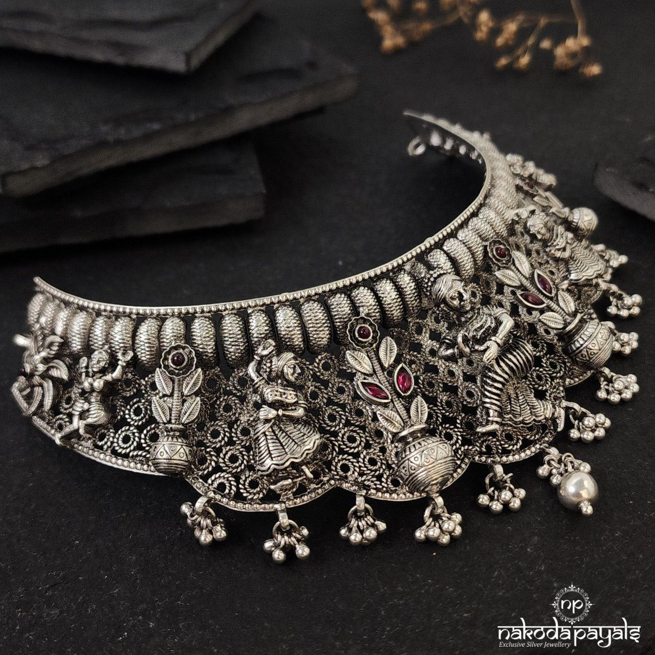 Dance Of Grace Red Choker (N10536)