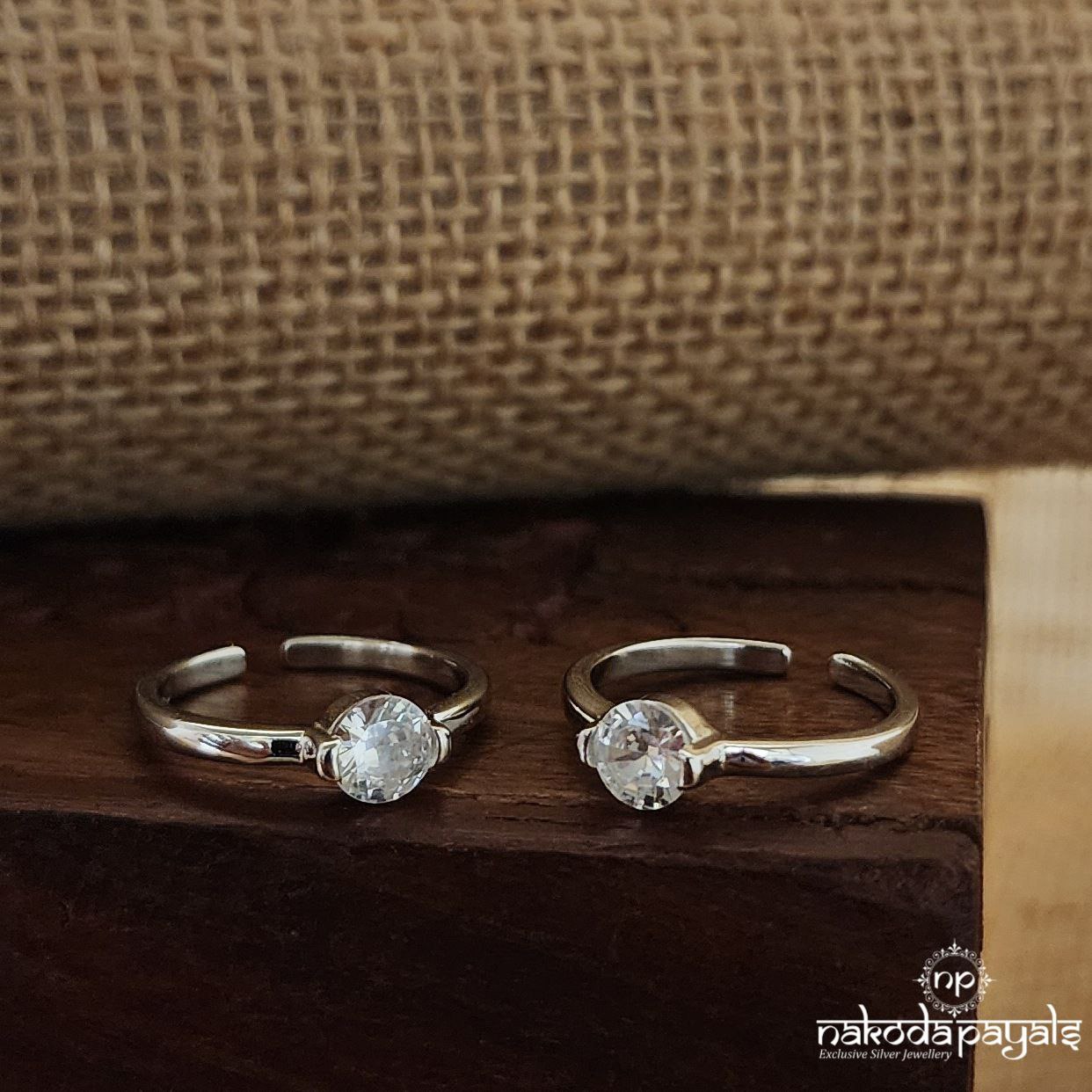 Gleaming White Toerings (T4431)