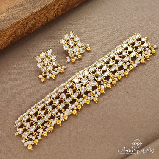 White  Kundan Choker With Earrings (Gn9274)