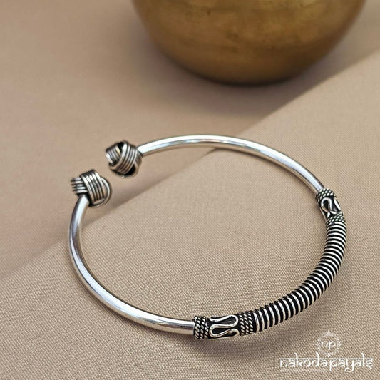 Exquisite Oxidised Adjustable Kada (K6301)