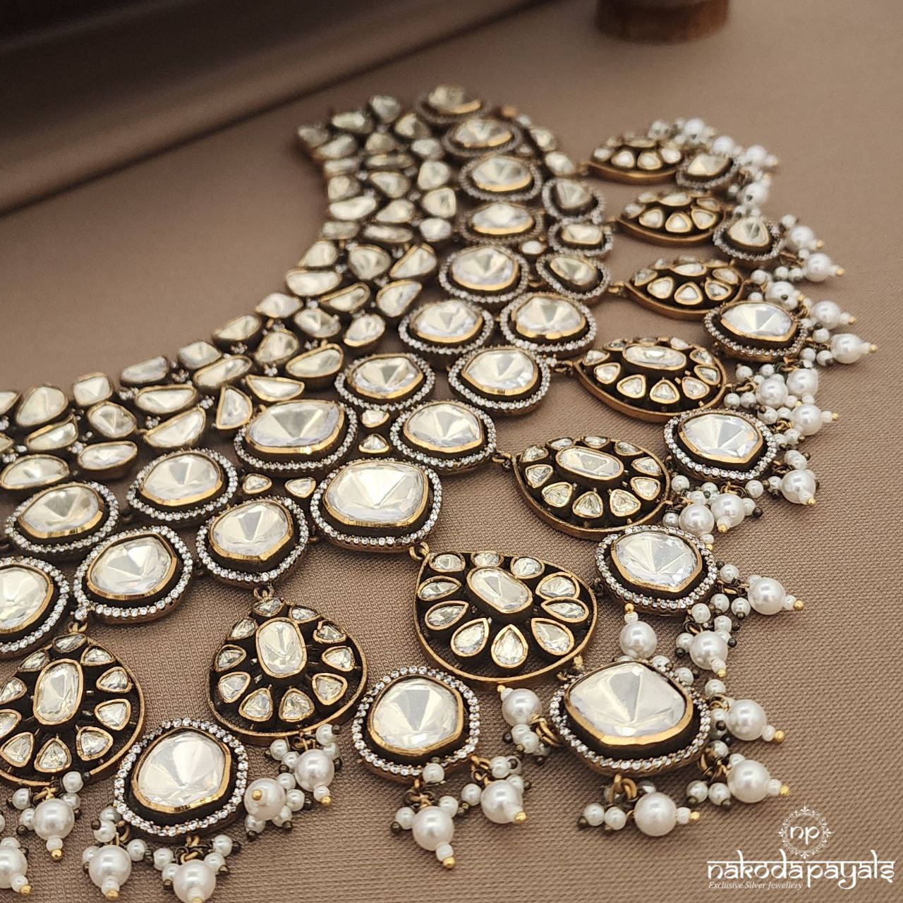 Grand Moissanite White Neckpiece With Earrings (Gn9586)