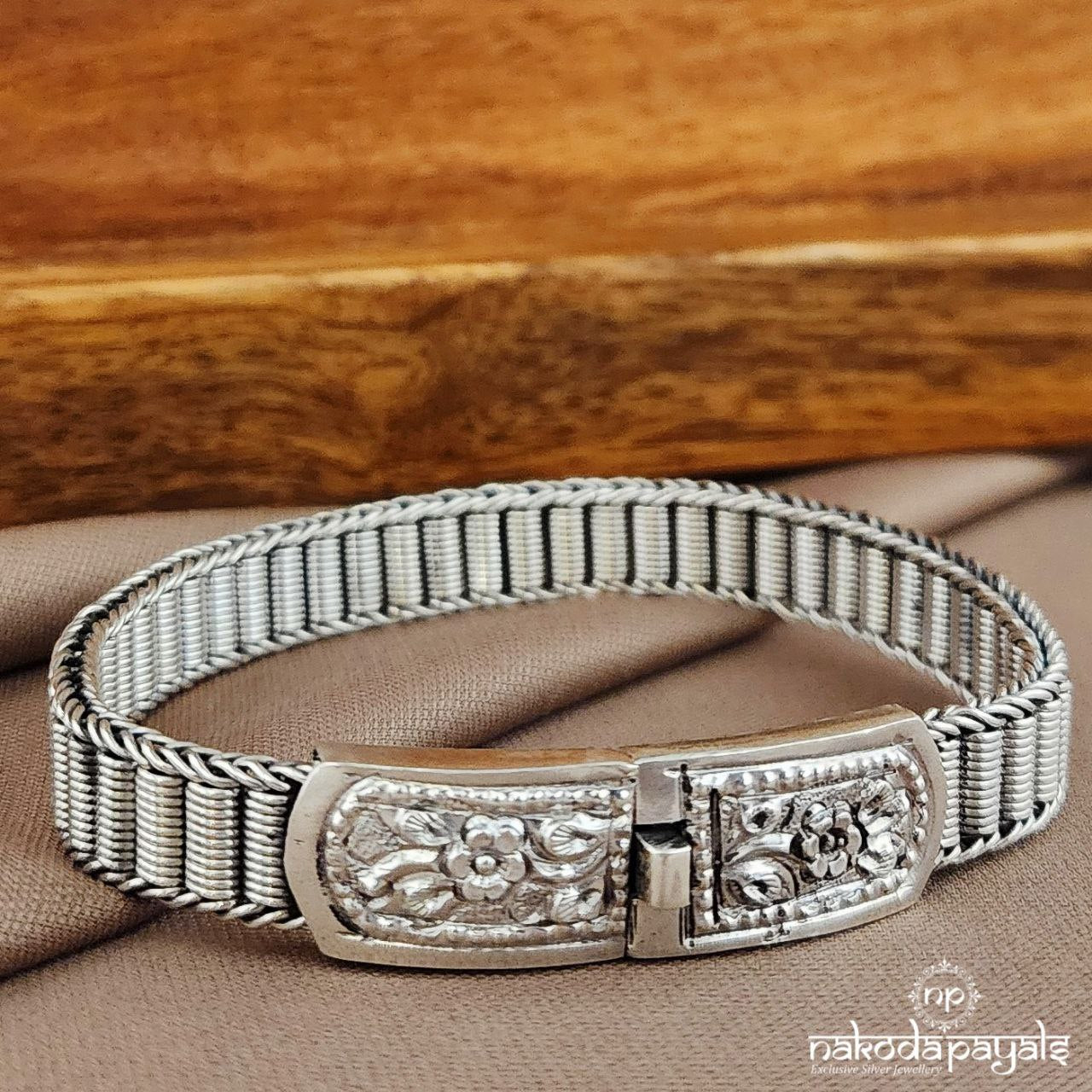 Unique Men's Bracelet (Mc1056)