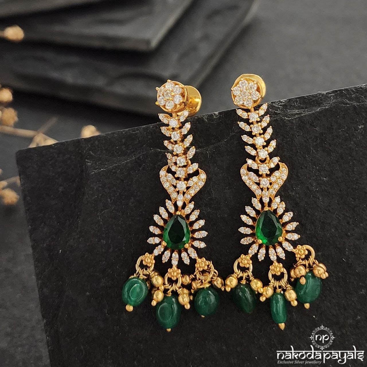 Emerald Green Ball Drop Earrings (Ge8831)