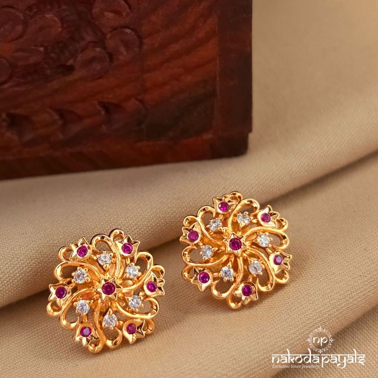 Floral Pink Swarovski Studs (Ge11147)