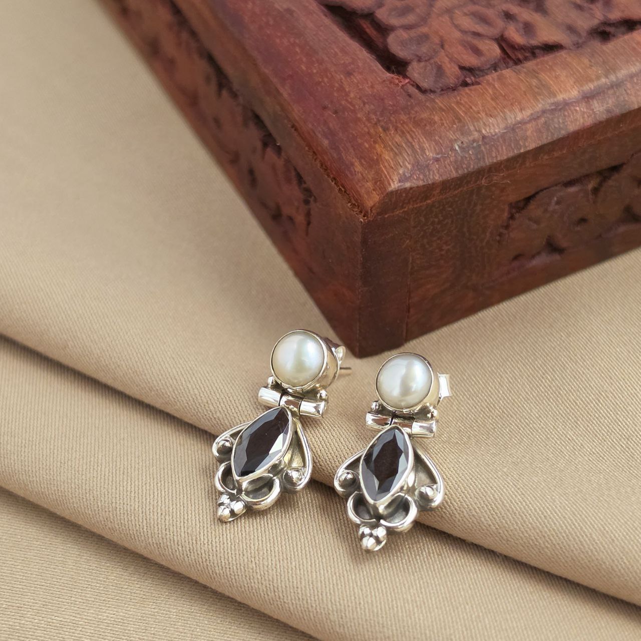 Elegant Studs (H2107)