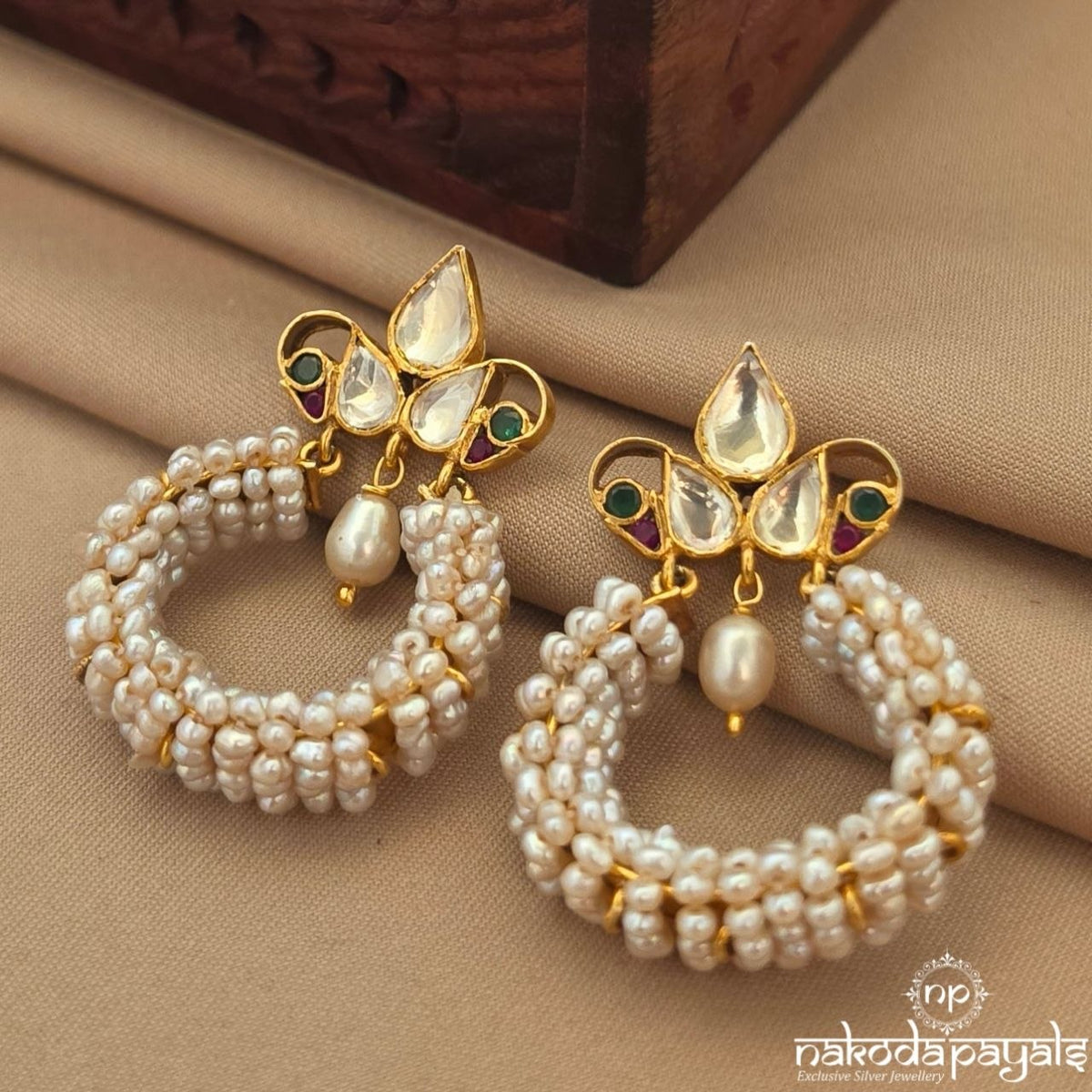 Pearly Kundan Studs (Ge11440)