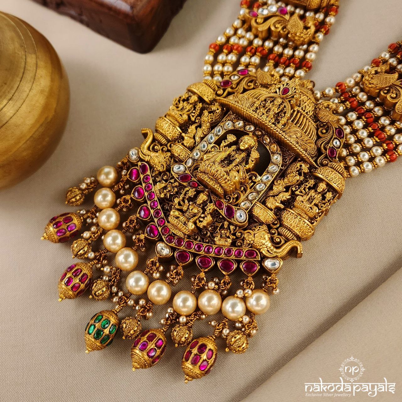 Temple Lakshmi Kundan Neckpiece (Gn8594)