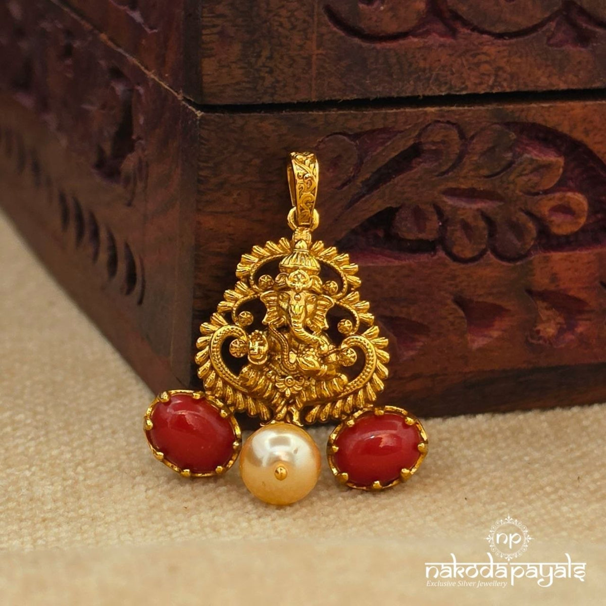 Coral Ganesha Pearl Pendant (Gp2675)