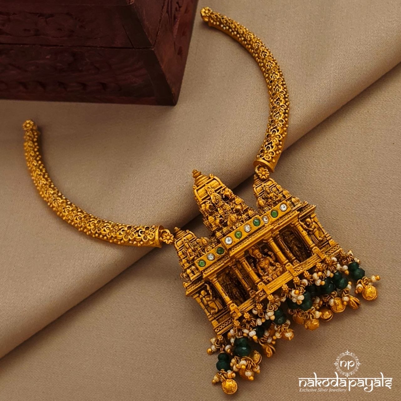 Pearly Lakshmi Gopuram Neckpiece (Gn10157)
