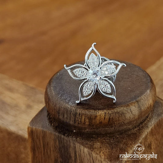 White Dot Floral Lapel Pin (St3639)