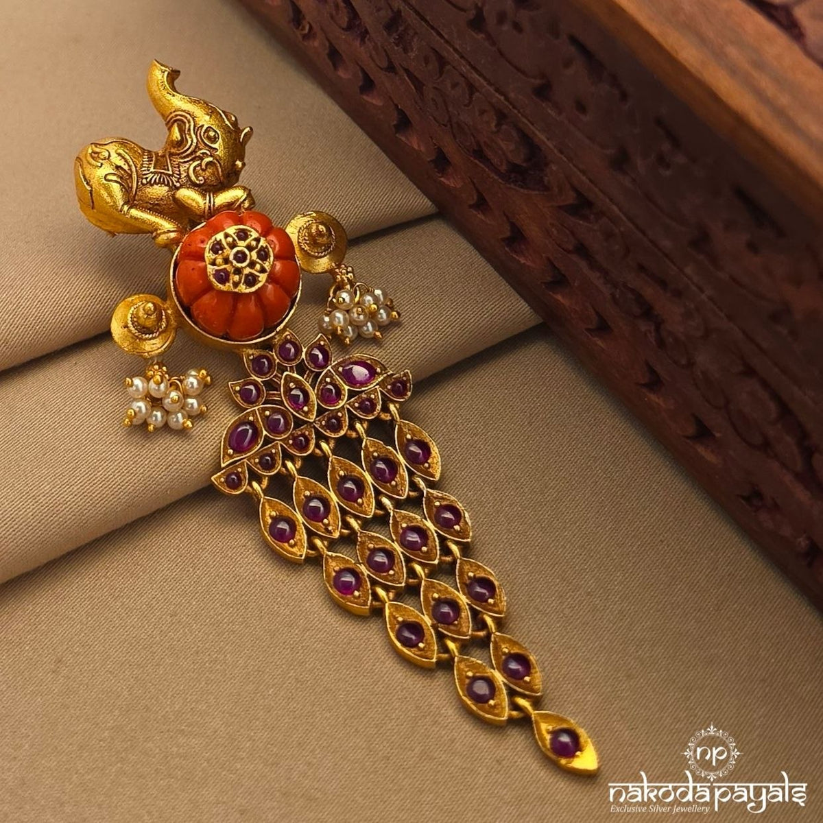 Cute Elephant Coral Pendant (Gp2699)