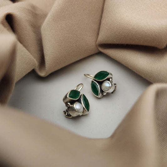 Graceful Hangings (H2011-18)