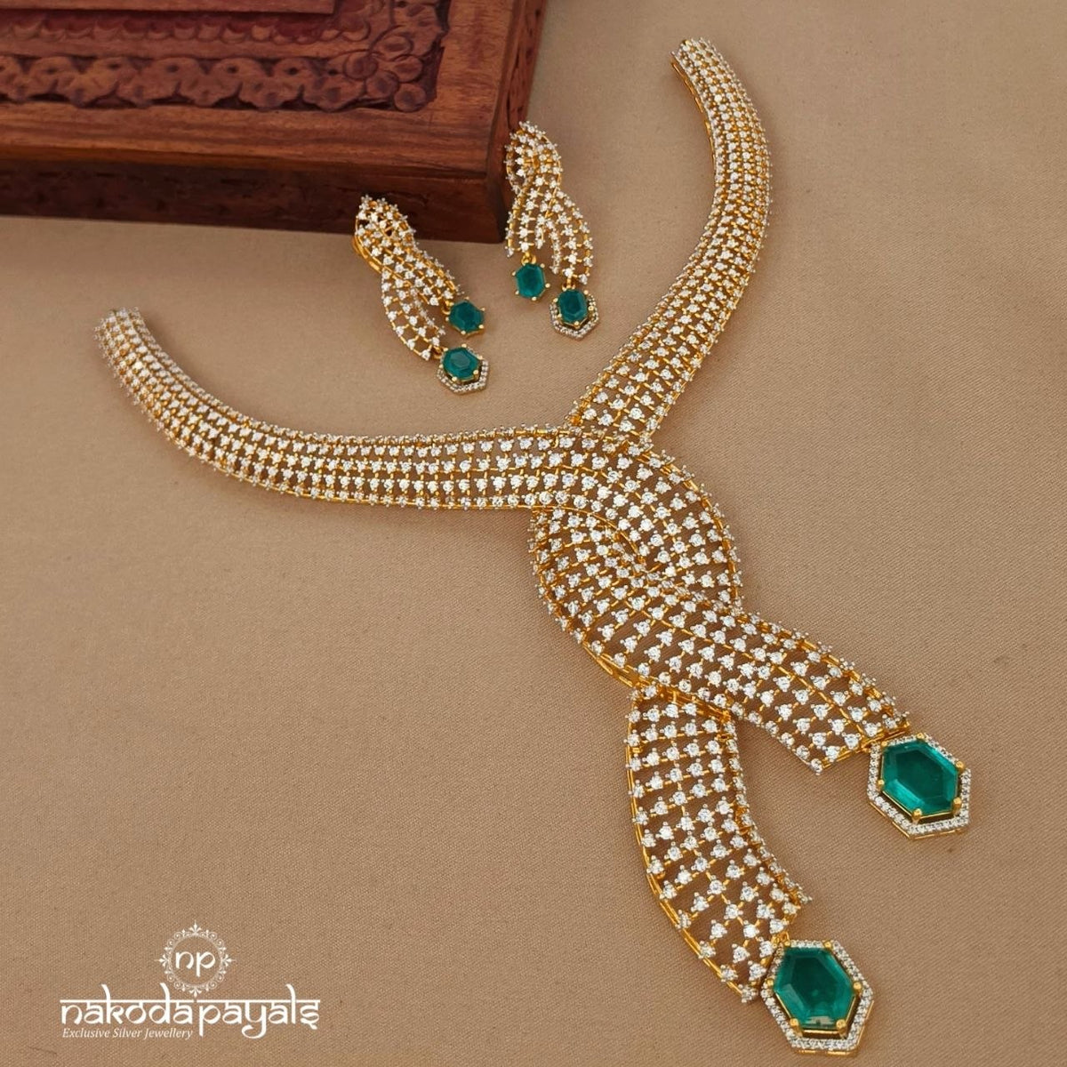 Exclusive Green Drop Neckpiece With Earrings (Gn10806)