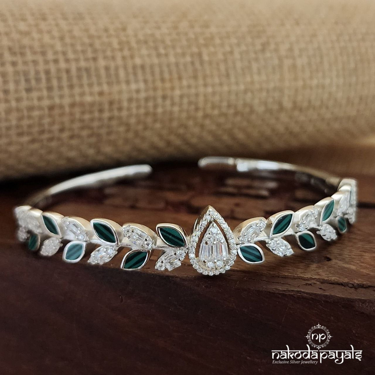 Sparkling Leafy Kada (Sk1070)