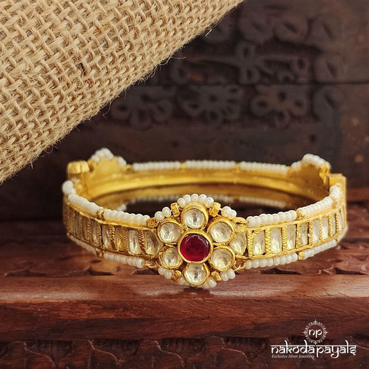 Red Dot Pearled Screw Kada (Gk3176)