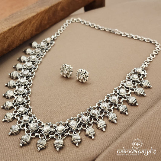 Squarish White Kundan Neckpiece With Earrings (N11025)