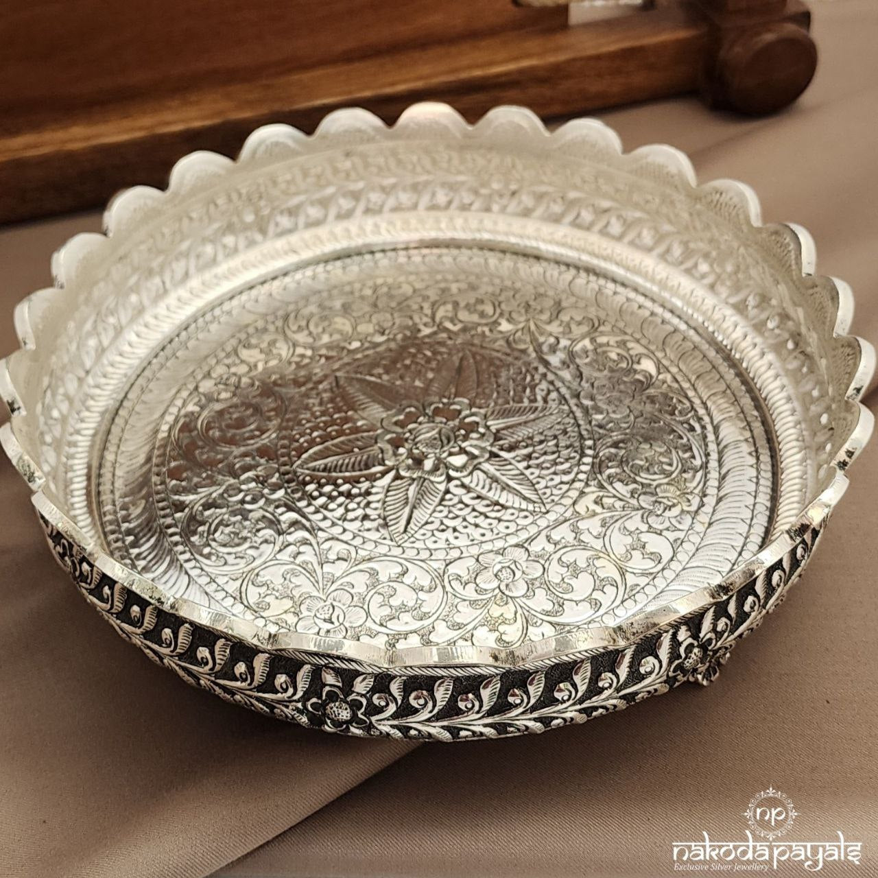 Oxidised Floral Chitai Plate (Aa2233)