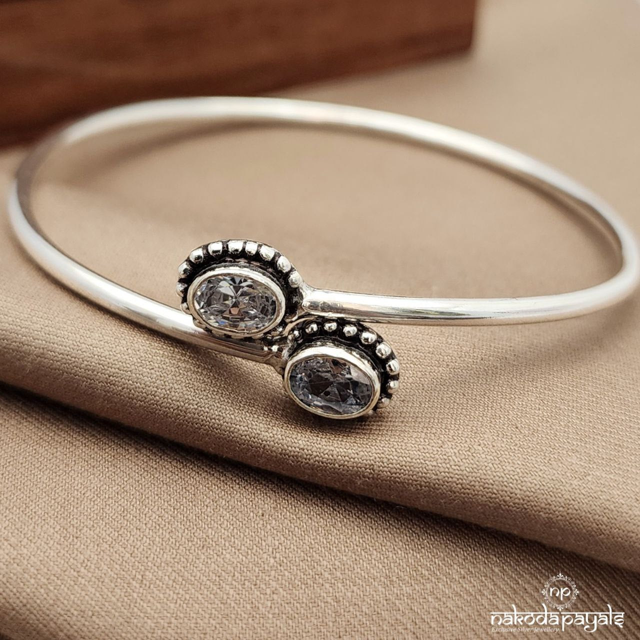 White Openable Single Kada (K6121)