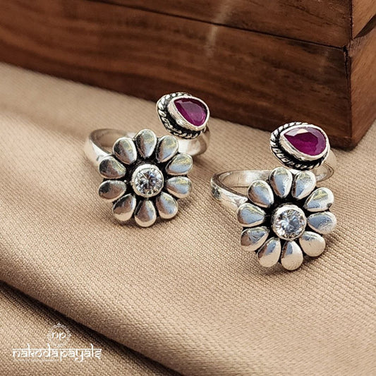 Front Adjustable White & Red Toerings (T4645)