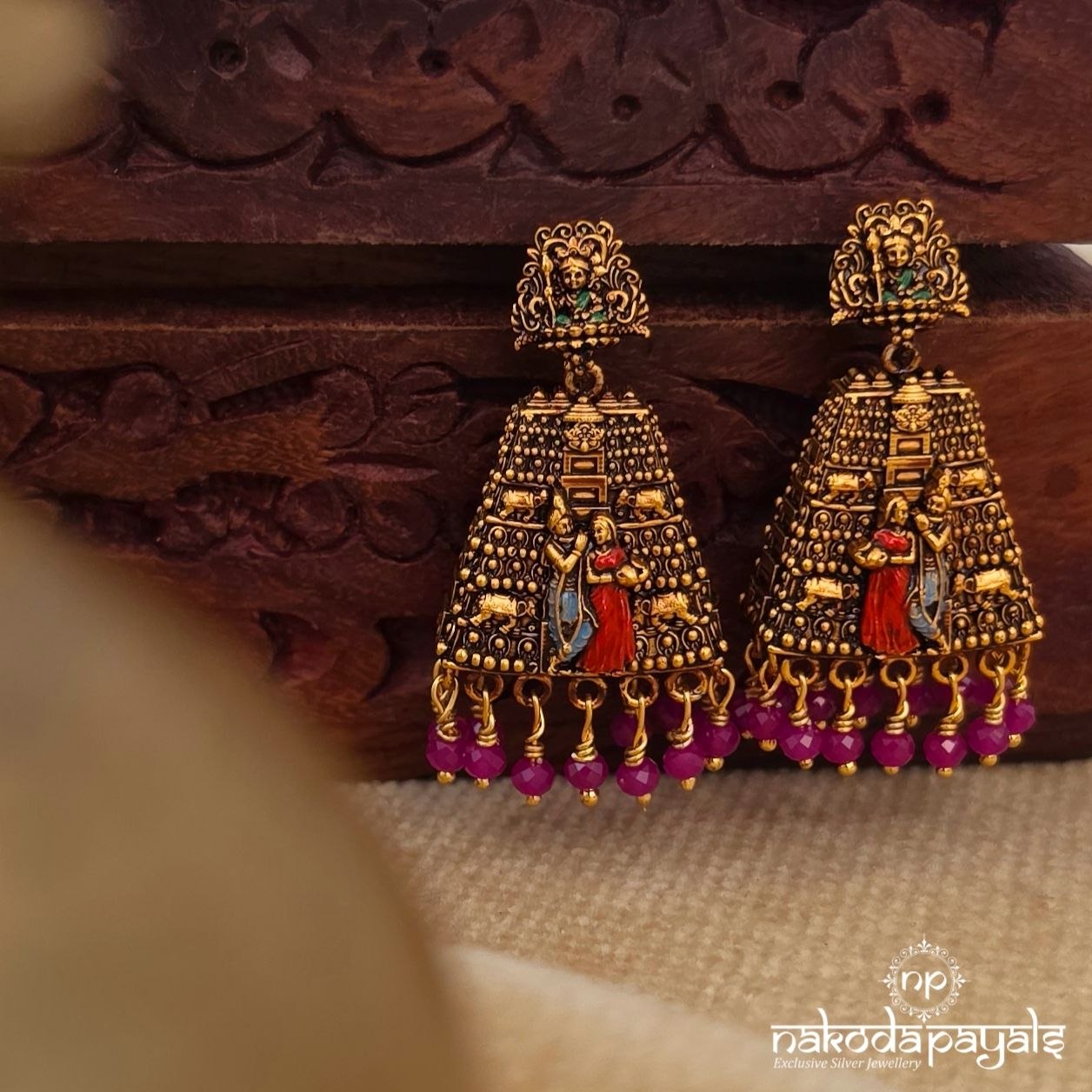 Mesmerizing Radhakrishnan  Gopuram (Ge11189)