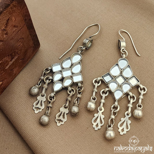 White Glass Hangings (H2228)