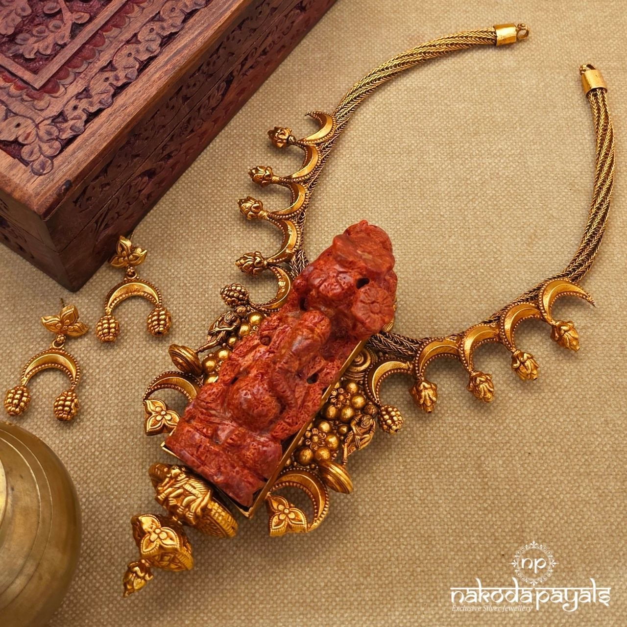 Divine Coral Ganesha Neckpiece With Earring (Gn10663)
