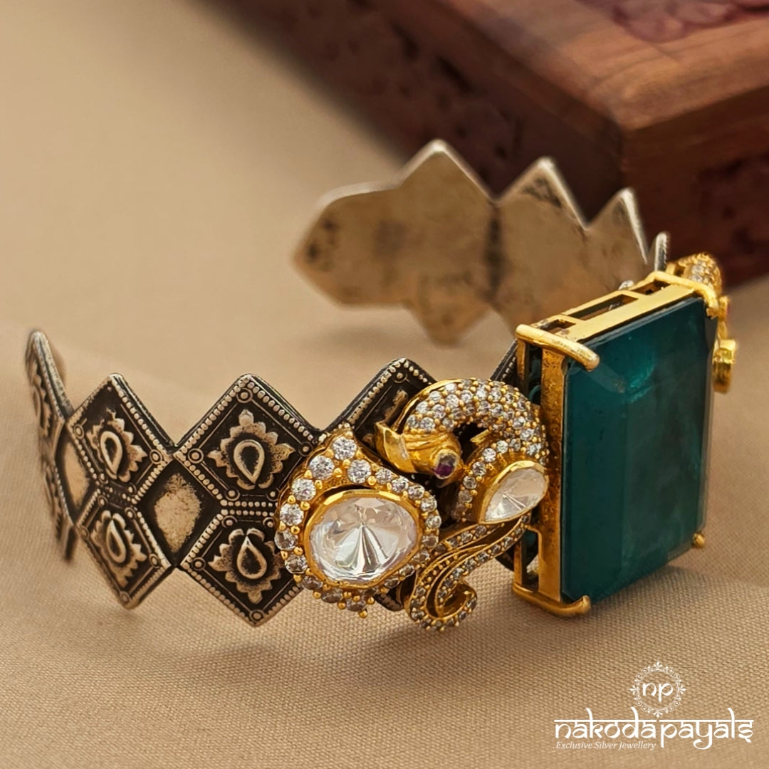 Emerald Green Moissanite Kada (K6339)
