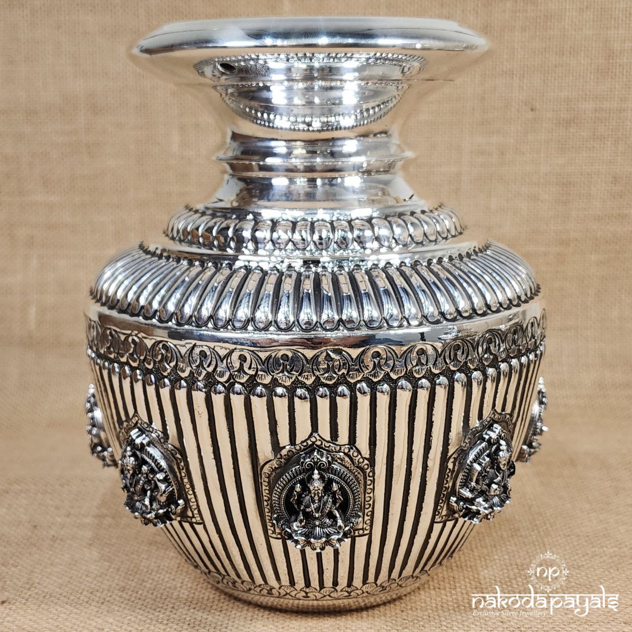 Oxidised Lakshmi Kalasha (Aa1537)