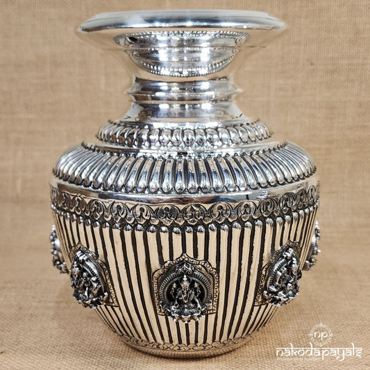 Oxidised Lakshmi Kalasha (Aa1537)