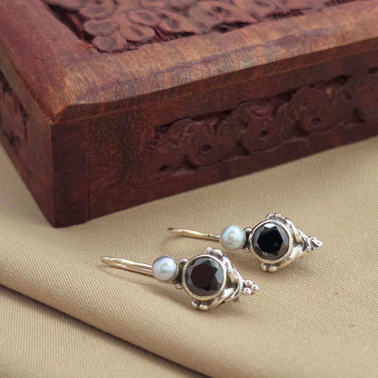 Unique Hanging (H2115)