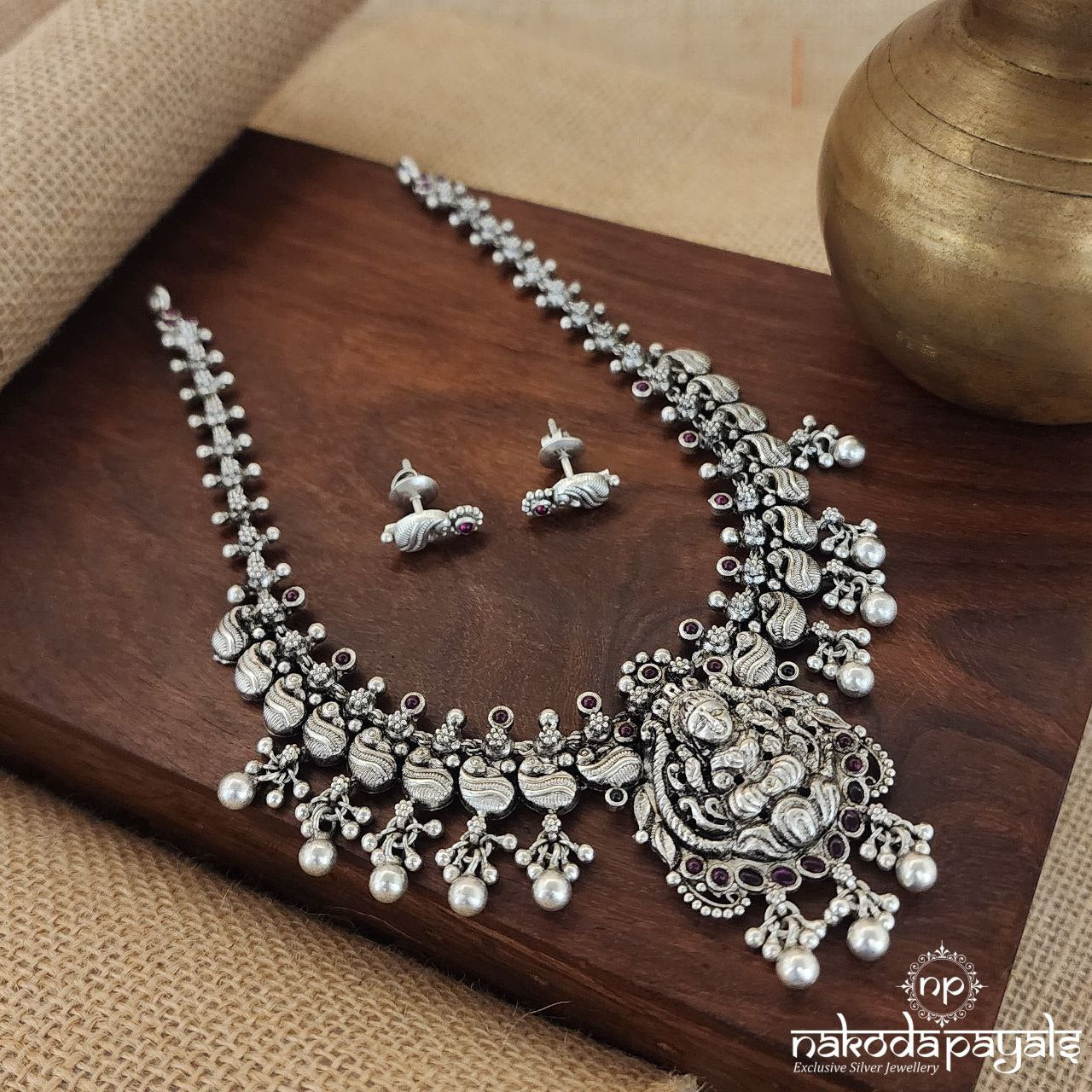 Maha Lakshmi Neckpiece with Earrings (N10362)