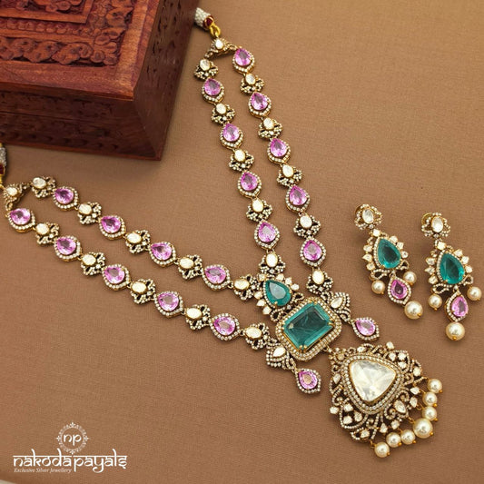 Rectangular Green Neckpiece With Earrings (Gn10050)