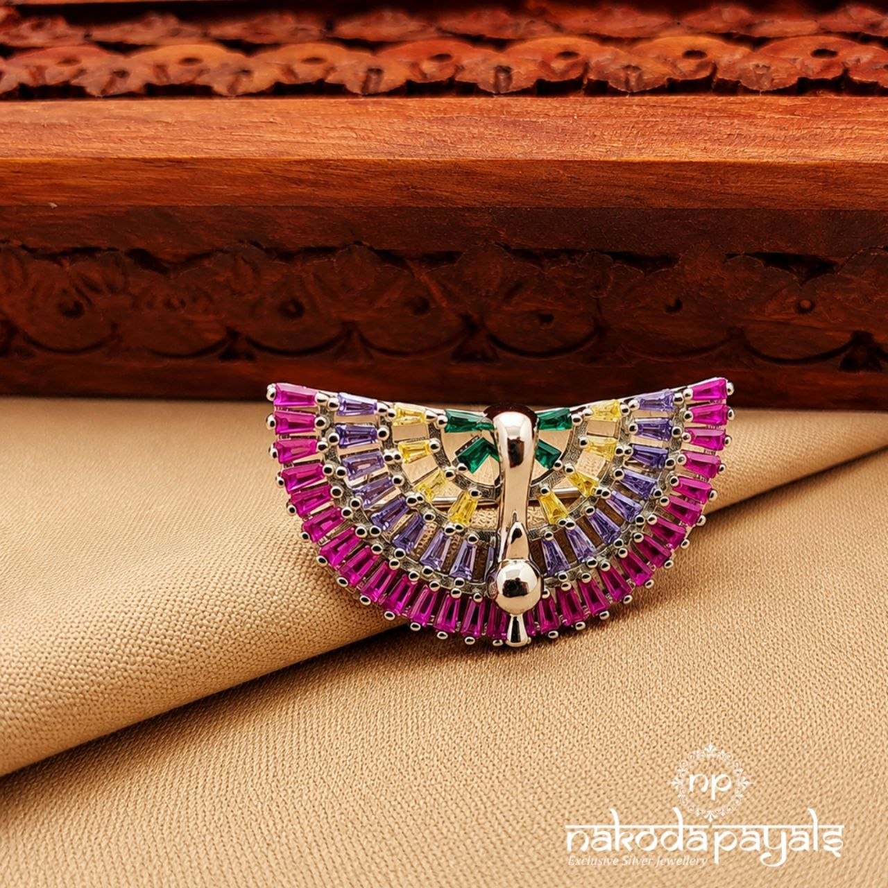 Endearing Peacock Brooch (St4061)