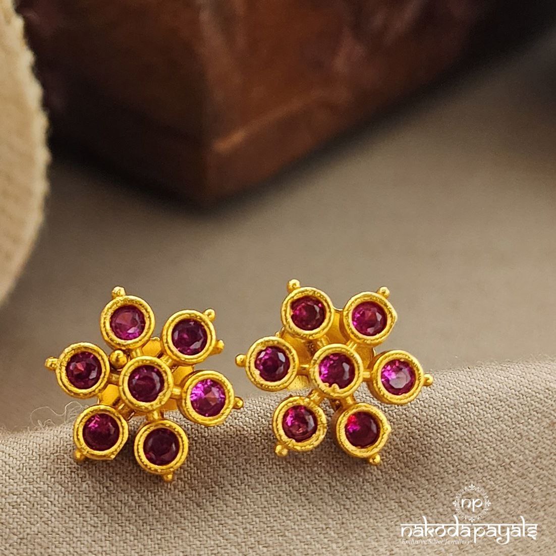 Red Mini Studs (Ge9952)