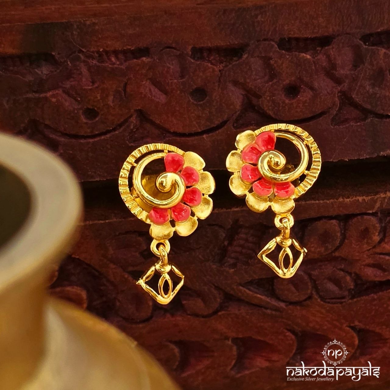 Orange Cute Studs (Ge10856)