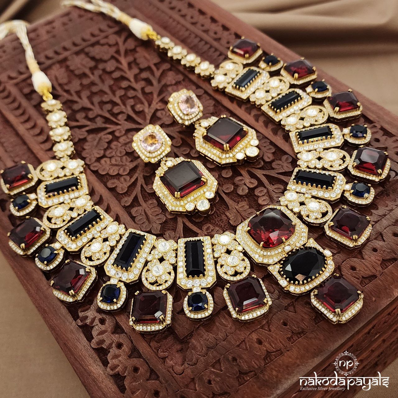 Eye Catching Moissanite Neckpiece With Earrings (Gn9181)