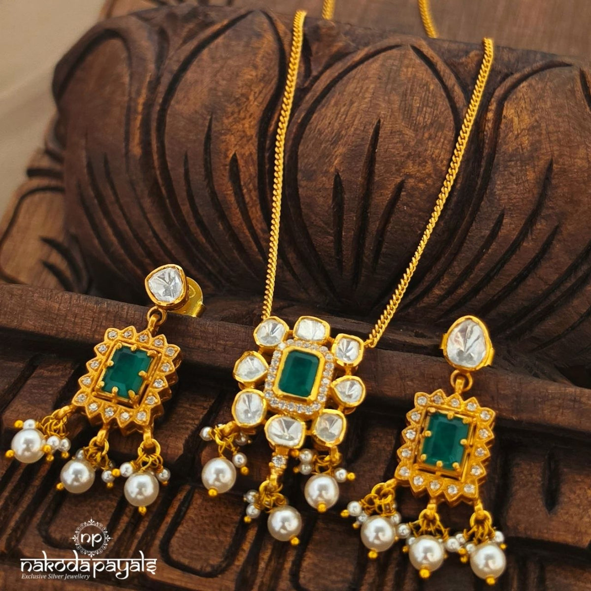 Green Floral Moissanite Neckpiece With Earrings (Gn10983)