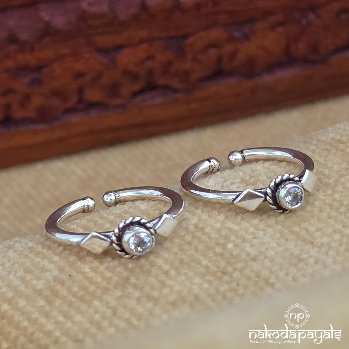 Exemplary Toerings (T4900-03)