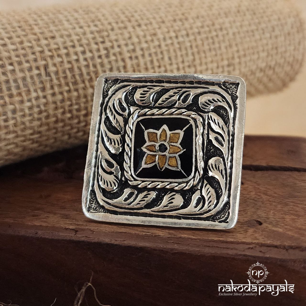 Squarish Enamel Finger Ring (F2523)