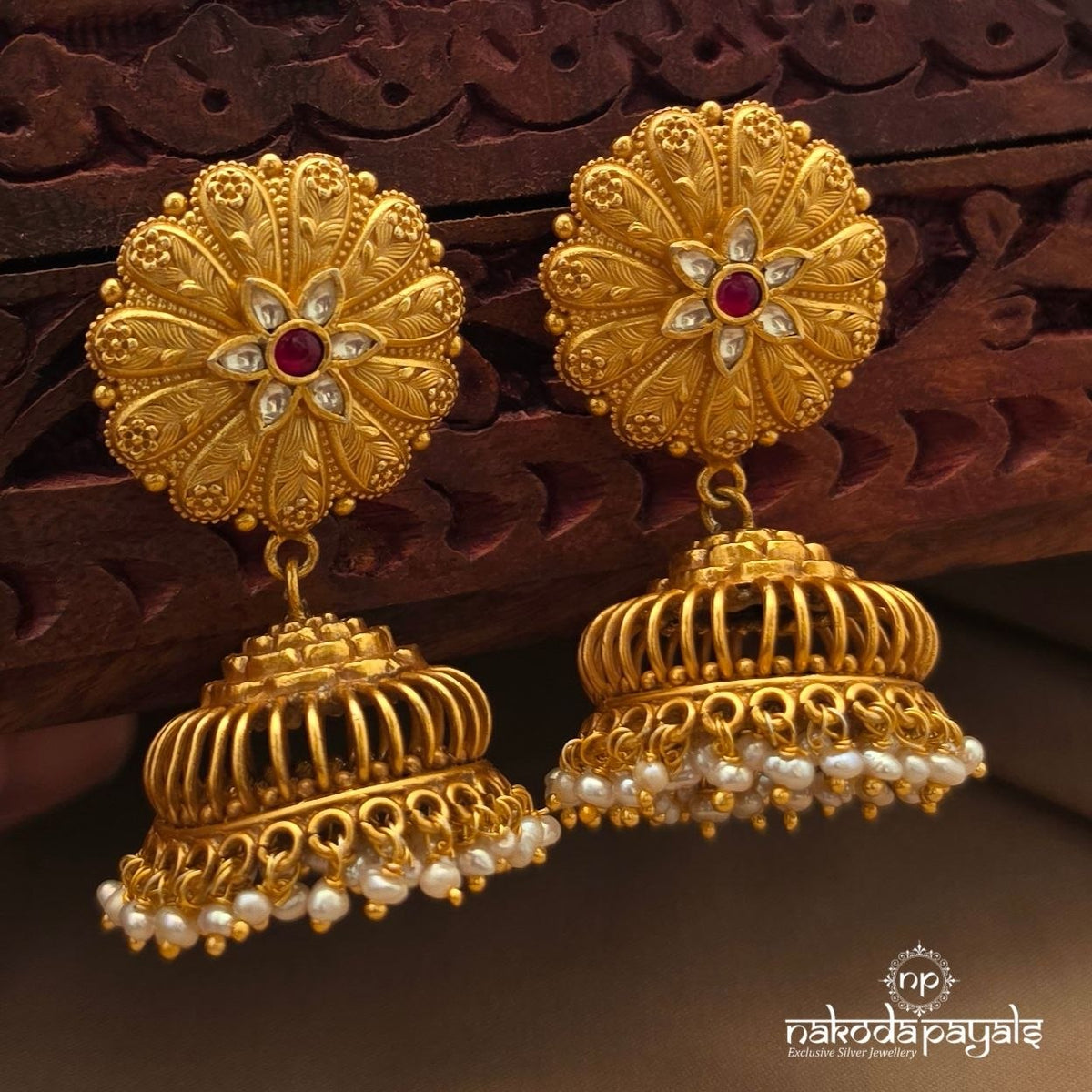 Elegant Floral Pearl Jhumka (Ge11451)