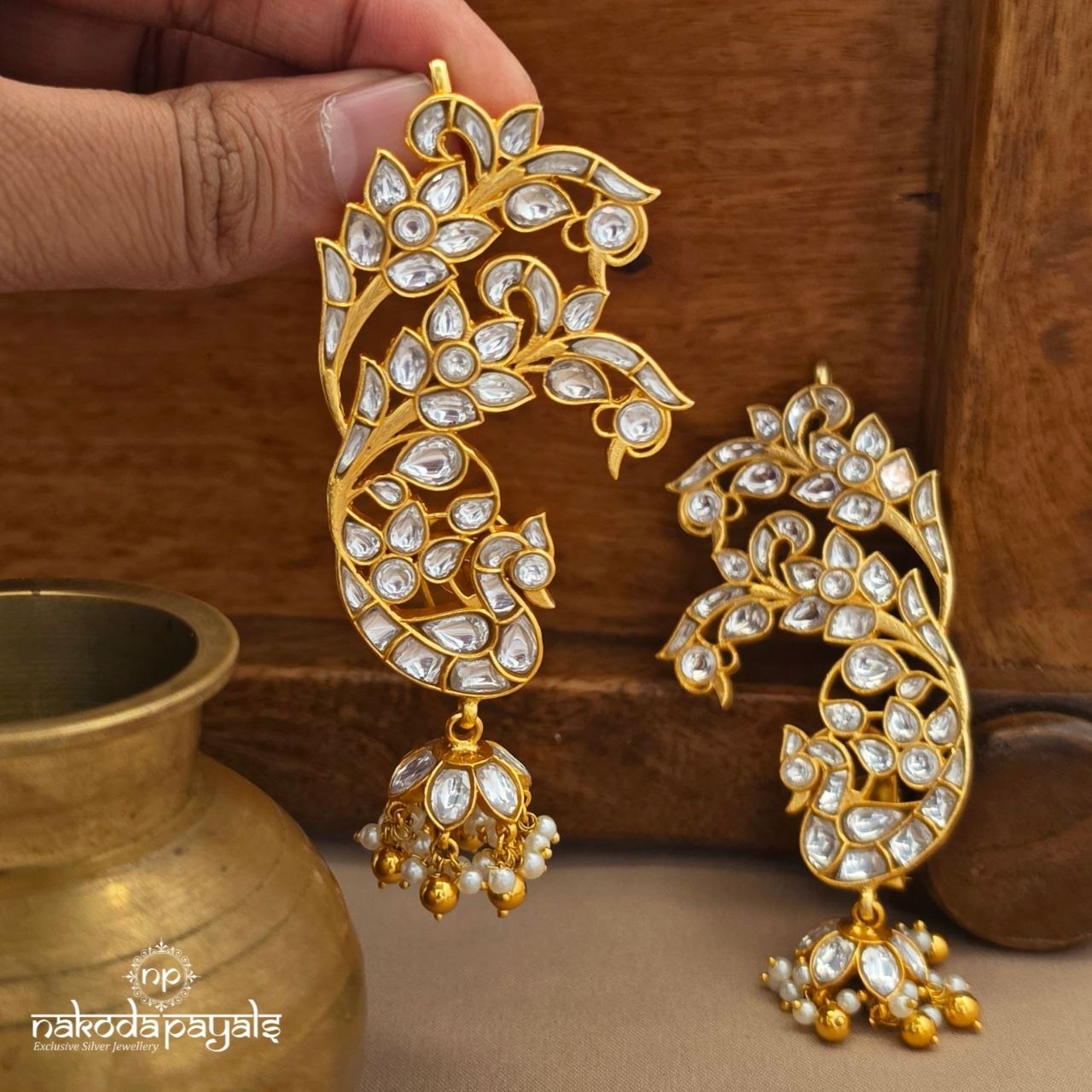 White Kundan Peacock Earcuff Jhumka (Ge10897)