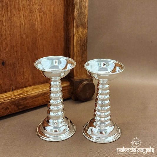 " 4 Inch " White Deepam Pair (Aa2305)
