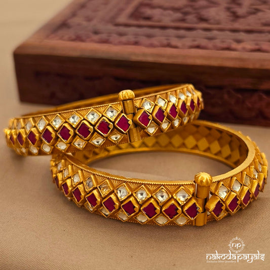 Exquisite Kundan Squarish kada (Gk3341)