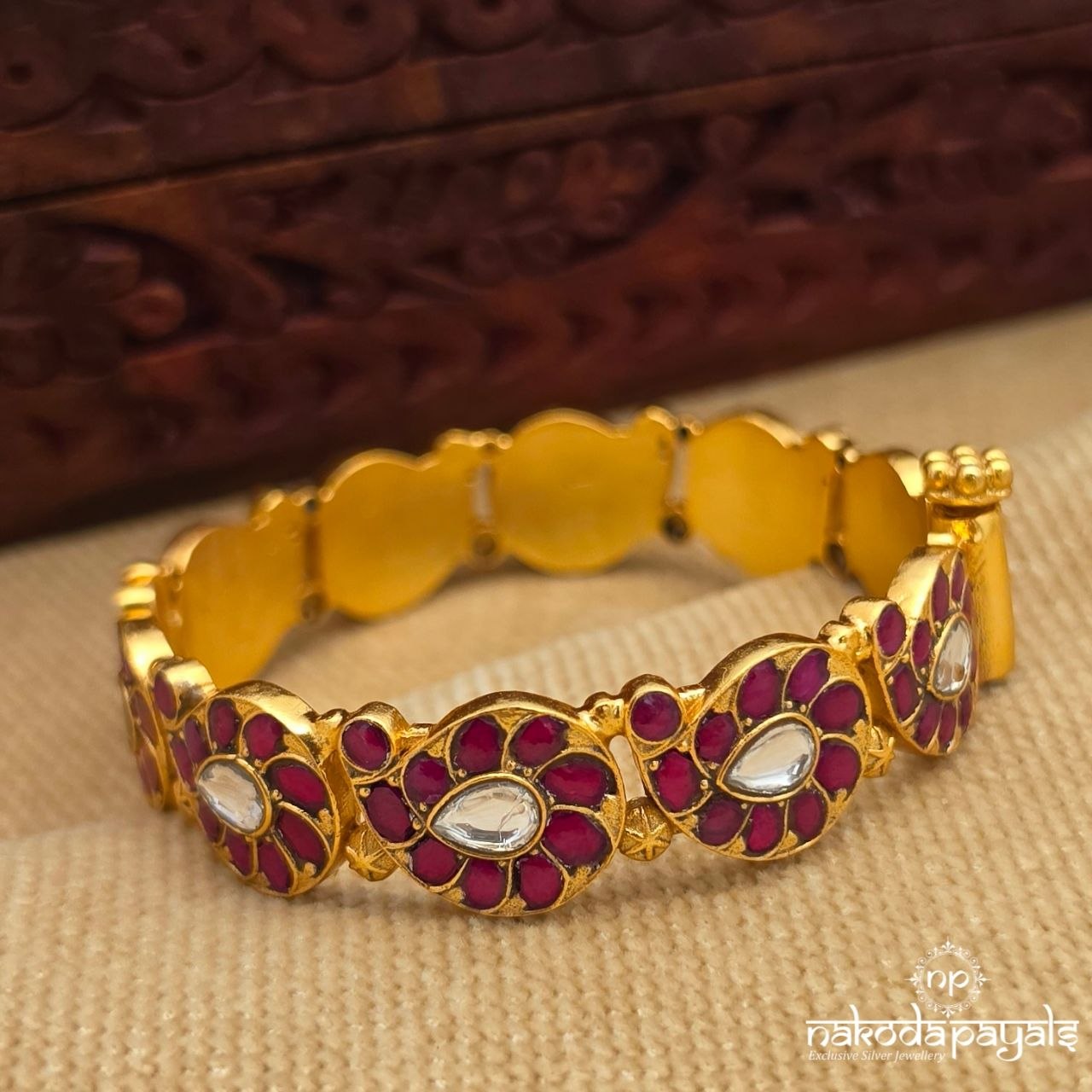 Traditional Mango Kundan  Openable Screw Kada (Gk3354)