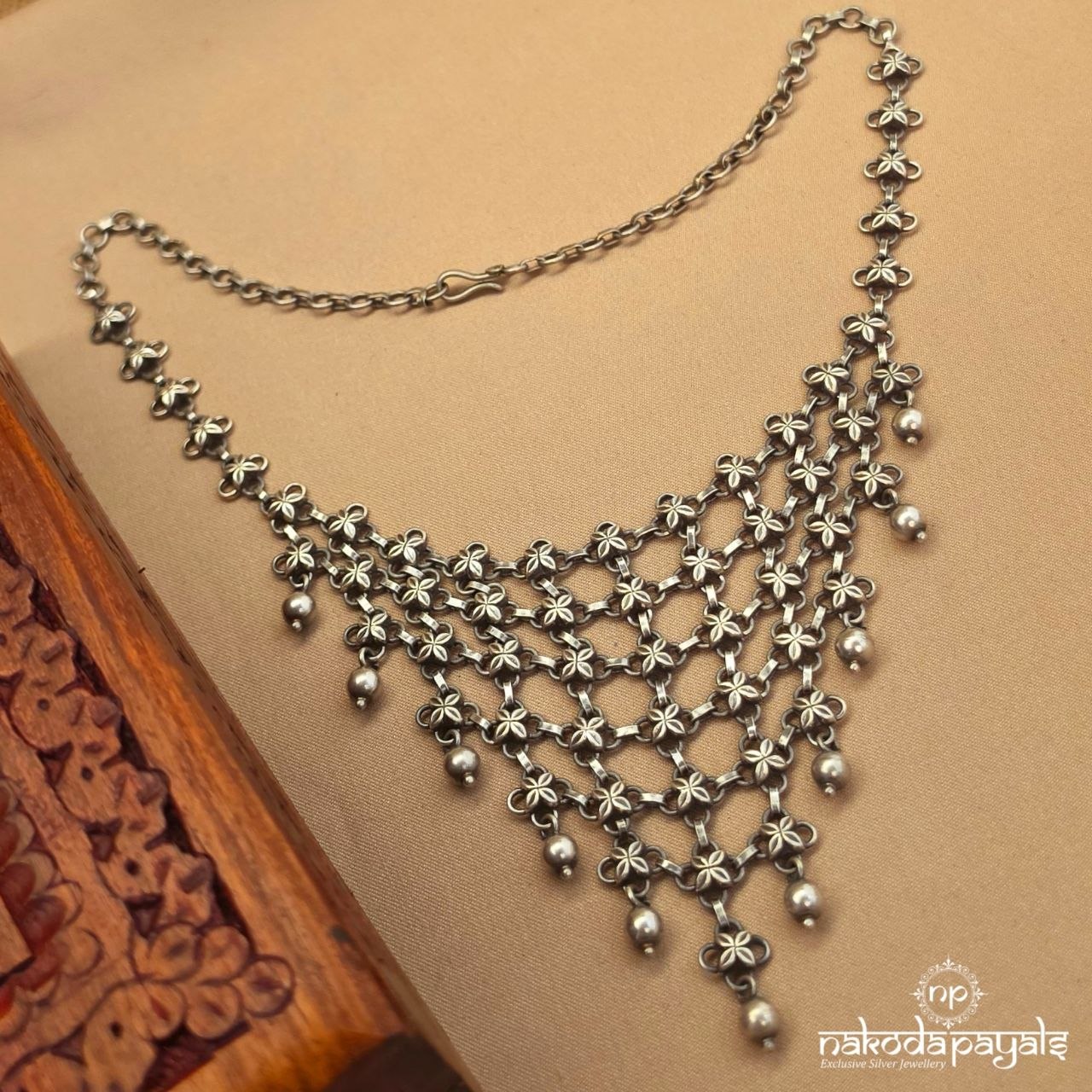 Elegant Floral Ball Drop Neckpiece (N12065)
