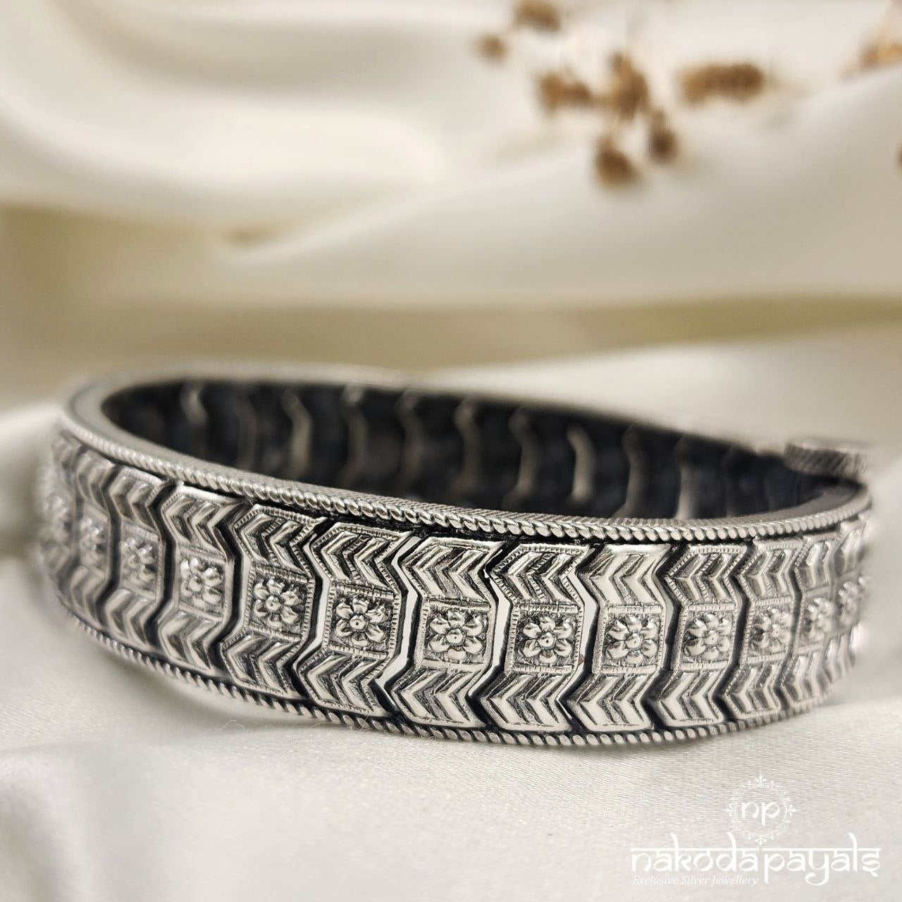 Ethnical Plain Single Kada (K5066)