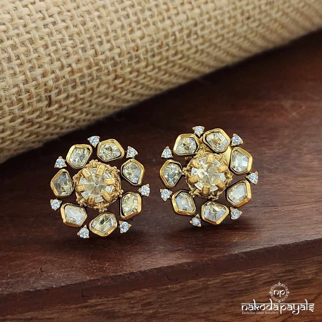 White Moissanite Studs (Ge10099)