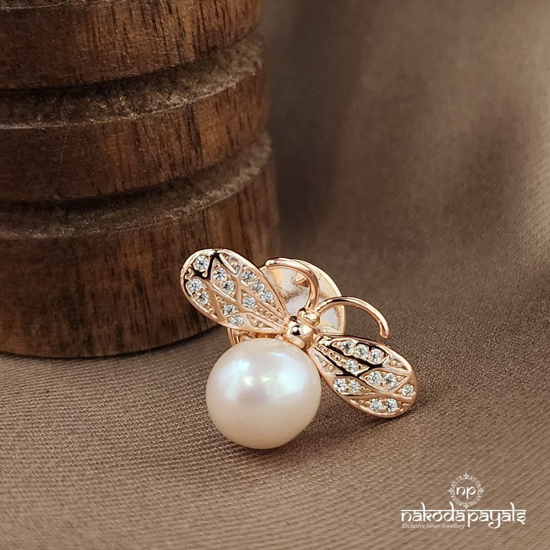 Rose Gold Pearled Bee Lapel Pin (St3660)