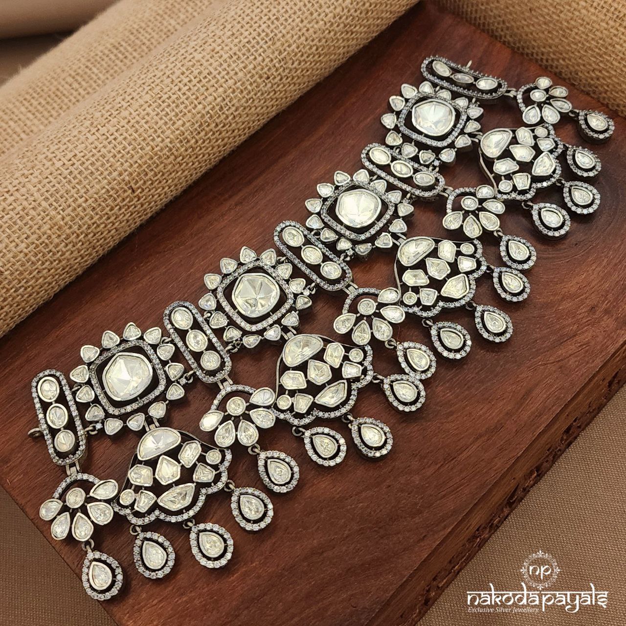 Sparkling White Drops Choker (N11163)