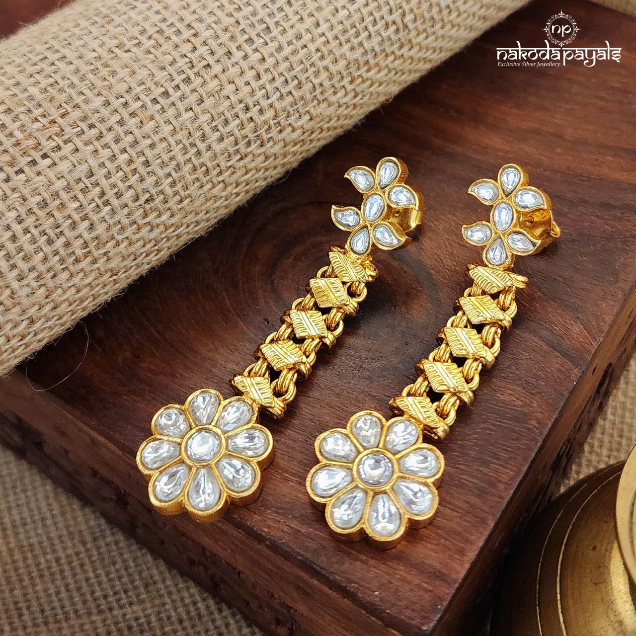 White Floral Kundan Earrings (Ge8464)